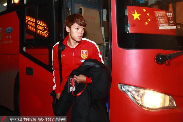 ”同时，歌曲采用了中国民族七声调式。