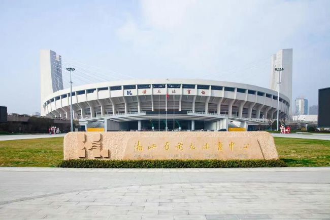 保罗·麦斯卡将接替罗素·克劳成为新一代主角，预告中古罗马风云再起，斗兽场大战犀牛、海战等更加残酷、浩大的场 电影《角斗士2》片场发生事故！