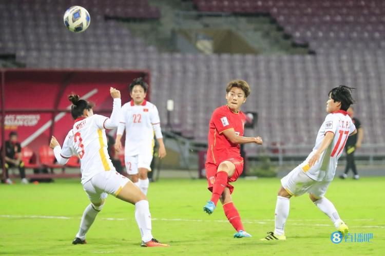 ” 佟丽娅吊威亚飞吻岳云鹏 网友：看得我泪流满面 2018-06-05 日前，佟丽娅和岳云鹏现身某摄影棚拍摄一段难度超高的吻戏。
