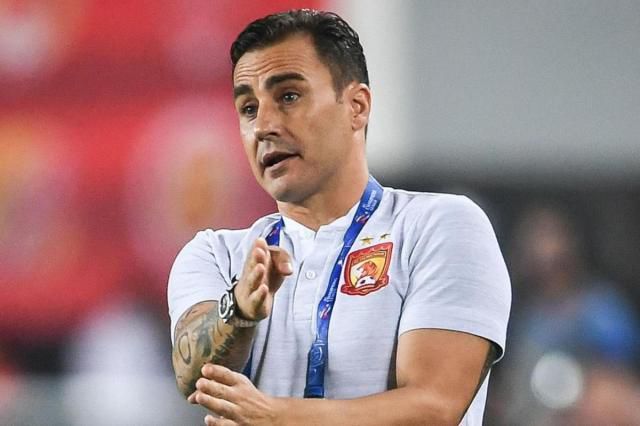 女星伊丽莎白·奥尔森美裙亮相，《哈利波特》男星汤姆·菲尔德帅气携女友Jade Olivia 一同现身，杰西卡·兰格等明星相 贾木许携《帕特森》亮相 德赖弗文艺歌什菲清新 2016-05-17 电影节第六天，戛纳的老朋友贾木许终于现身。