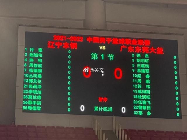 安妮·海瑟薇和老公举牌抗议 关注焦点义愤填膺 2014-05-09 当地时间5月8日，安妮·海瑟薇和老公亚当·舒尔曼站在纽约街头举牌抗议，参与“Bring Back Our Girls”活动，要求释放日前尼日利亚被绑架的近300名女孩。