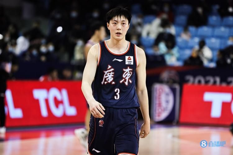 ” 《长安的荔枝》哈尔滨路演 主创解读小人物的伟大 2025-07-20 7月19日，电影《长安的荔枝》开启第二轮全国路演，编剧、导演兼领衔主演大鹏，领衔主演庄达菲、刘俊谦出席哈尔滨路演活动，白客以人形立牌形式与“荔枝小队”合体。