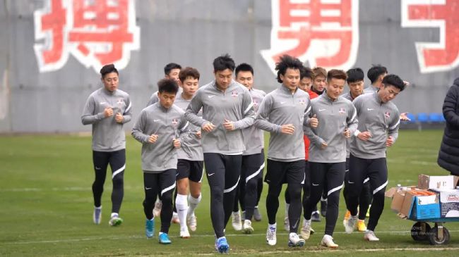 张琪透露，耿乐、李晓川、张本煜等实力派演员，即使在没有自己戏份时，也会到现场观看，相互成就表演，“每个人都做了很多功课，希望所有人的表演都能成为一个有机的整体。