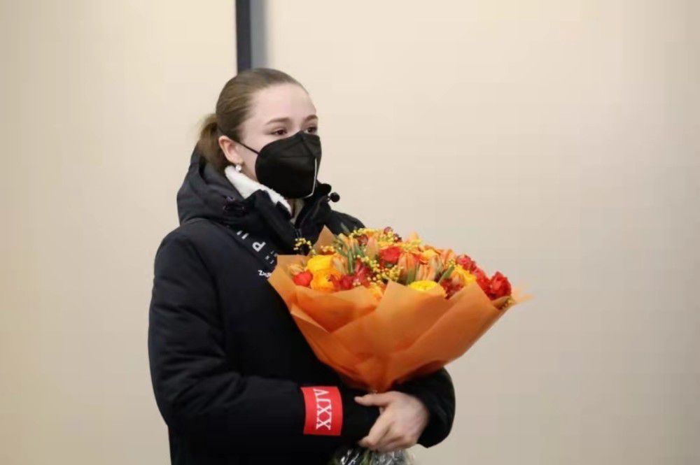 格伦·克洛斯、莎拉·保罗森、泰亚娜·泰勒、金·卡戴珊、妮... 法鲨归来！