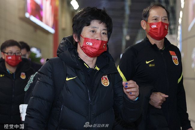 剧照中蒲松龄深入云雾缭绕的竹林秘境，让人渴望一探究竟。
