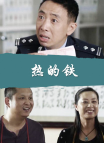 影院场场爆满，早场购票队伍就排起长龙。