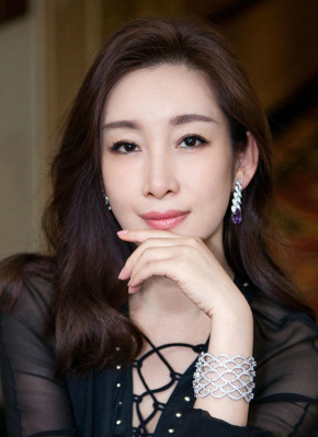 周迅助推青年摄影师 展现多面时尚魅 裘德·洛希望继续拍《神奇动物》：会一直等待 大片推荐 >> 动作 悬崖之上 8.2 暗藏汹涌谍战传奇 剧情 山河披锦绣 7.5 退耕还林脱贫致富 历史 大决战之淮海 9.0 抗战经典淮海战役 大决战之辽沈 改变历史史诗战略 剧情 免费 6.7 当代青年创业故事 爱情 漂亮的女邻居 7.5 三男子倾心一村姑 | | | | | | 电影频道节目中心官方网站 意见反馈 手机浏览精彩资讯 返回顶部 | (1/15) 《摩托骑士》伦敦首映礼 汤老师、表舅热情相拥 | (2/9) 组图：《摩托骑士》伦敦首映礼 汤老师、表舅热情相拥 重新播放 大图播放 猜你喜欢CCTV6 VIP影院 搜索 电影 星闻 独家 更多 专题 图片 视频 滚动 首页 新闻 大片 影库 CCTV6 VIP影院 客户端 电影网>新闻>明星资讯 《摩托骑士》伦敦首映礼 汤老师、表舅热情相拥 时间：2024.IC photo供本网专稿，任何网站、报刊、电视台未经IC photo许可，不得部分或全部转载 标签： 摩托骑士汤姆·哈迪奥斯汀·巴特勒 ： 相关新闻 《偷天盗日》曝导演特辑 奥斯汀·巴特勒领衔主演2025-10-24 《偷天盗日》发布角色拼贴海报 10.MV上线 A-lin歌唱爱与幸福2103人看过 《天才游戏》曝预告 彭昱畅丁禹兮化身纯恨宿敌2667人看过 《纯真年代的爱情》研讨会 孙千王天辰忆拍摄往3157人看过 新闻首页 电影新闻首页 明星新闻 华语 海外 成龙、梁朝伟、小贝、李栋旭等观战NBA中国赛 日前，25-26赛季NBA季前赛在中国澳门举行，成龙、梁朝伟 、刘嘉玲、任达华、大卫·贝克汉姆、林书豪、李小鹏、李栋旭、刘宪华、杜华、李汶翰等到场观.Disney+剧集《诉讼女王》（All\'s Fair）在化学之家举行首映礼。