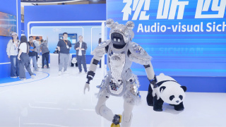 11月21日，这32位青年演员独家拍摄的个人视觉大片正式出炉。